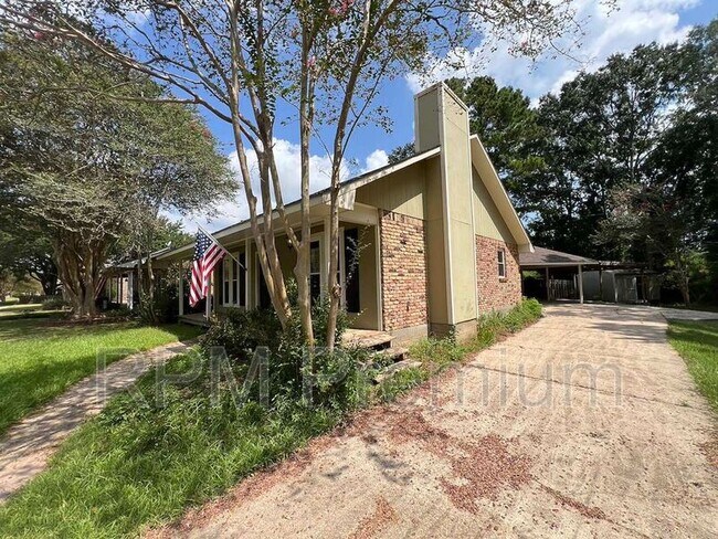 Foto del edificio - 13235 Country Park Ave