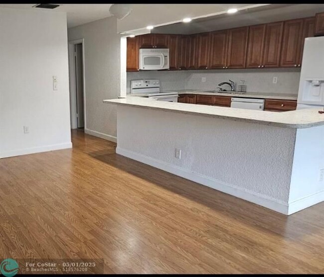 Foto del edificio - 8555 NW 10th St