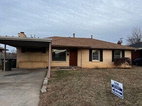 Building Photo - 1712 Hanna Dr