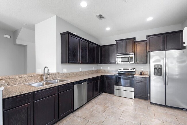 Foto del edificio - 6562 S Goldenrod Rd