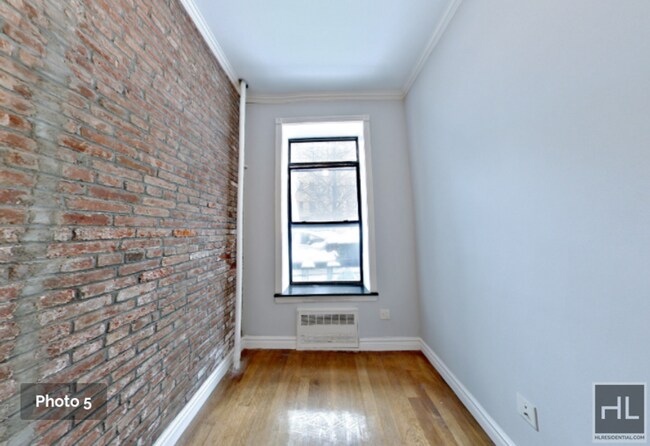 Building Photo - NO FEE 4 BED WITH PRIVATE ROOF DECK IN HEL...