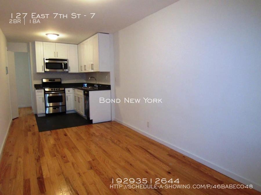 Building Photo - 127 E 7th St