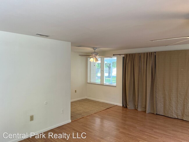 Building Photo - 3 br, 3 bath House - 467 S. Shade Ave