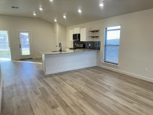 Foto del edificio - 2013 Cottonwood Ave