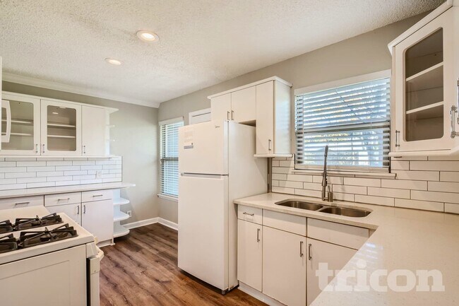 Building Photo - 10630 Newcombe Dr