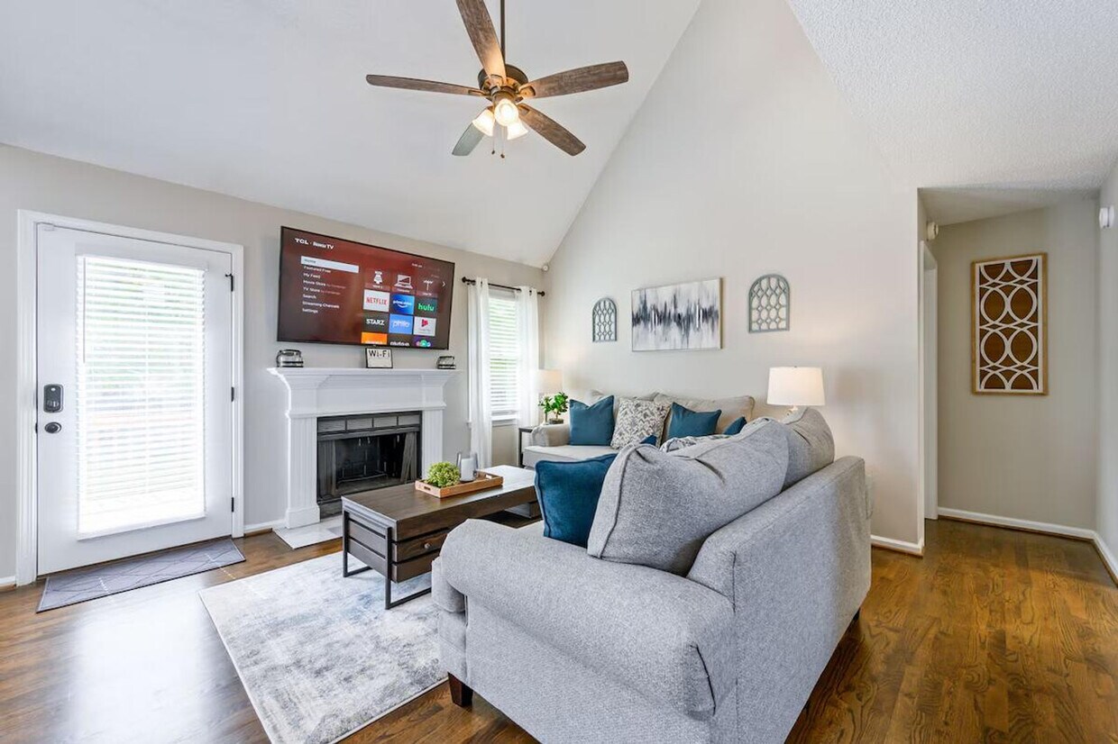 Primary Photo - 9 Southview Dr