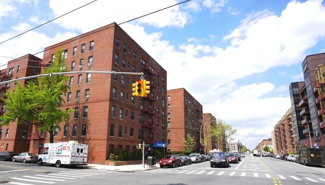 Building Photo - 3060 Ocean Ave