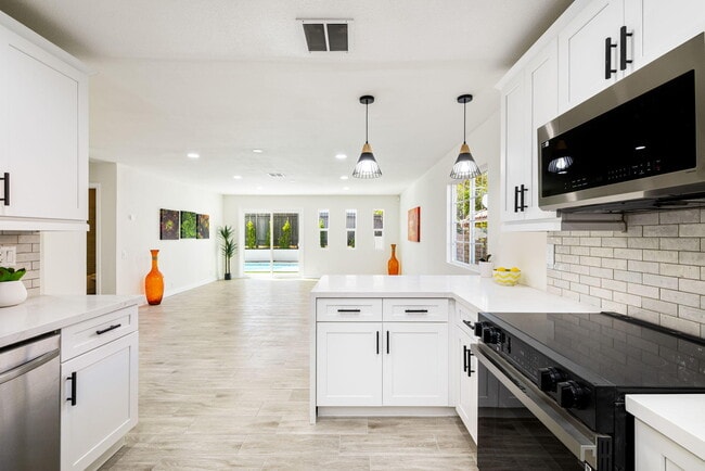 Building Photo - 52885 Avenida Carranza
