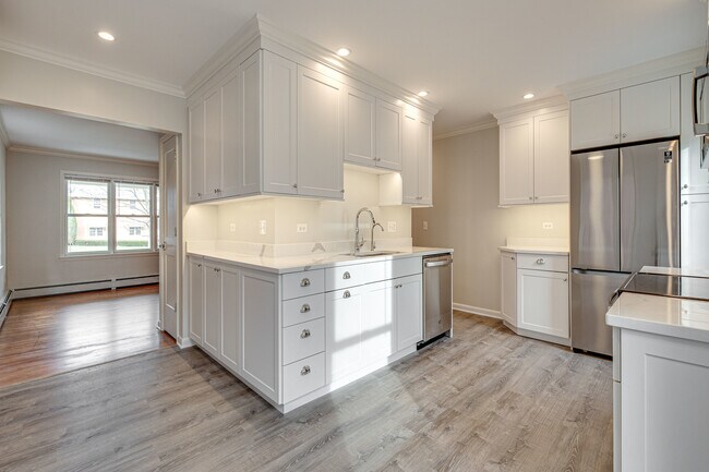 Foto del edificio - 587 Ivy Ct