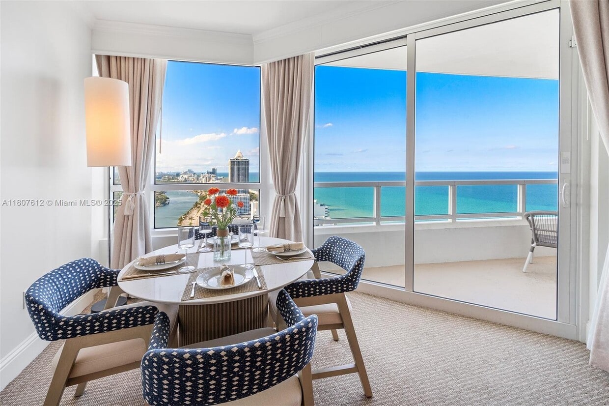 Primary Photo - 4401 Collins Ave