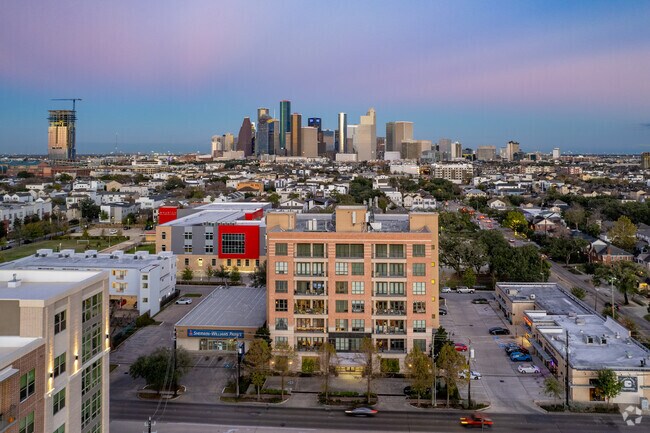 Foto aérea - One Montrose Place Condominium