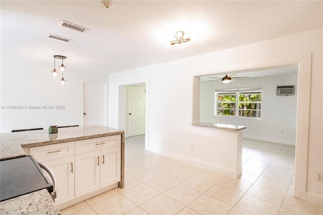 Foto del edificio - 9940 SW 74th St