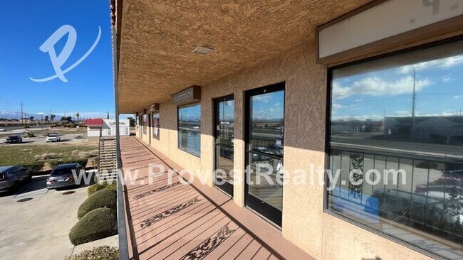 Foto del edificio - Office/Retail Space off Bear Valley Rd for...