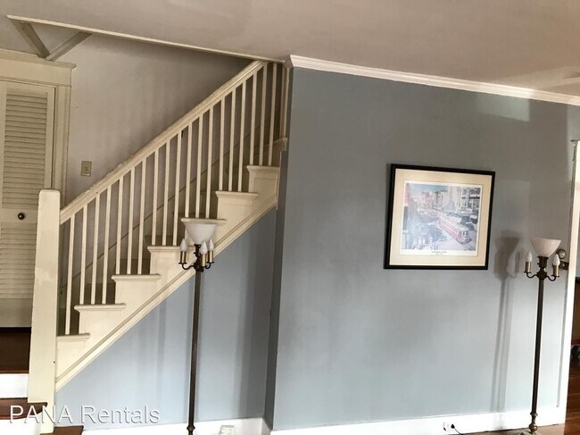 Foto del edificio - 3 br, 1.5 bath House - 919 Franklin Street