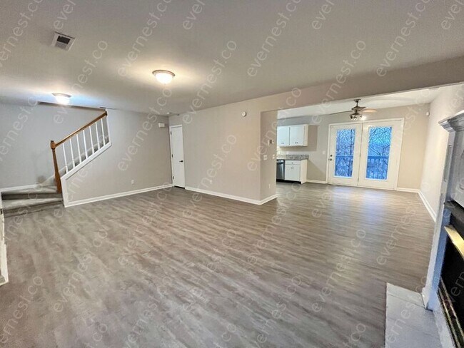 Foto del edificio - 130 Brently Woods Dr