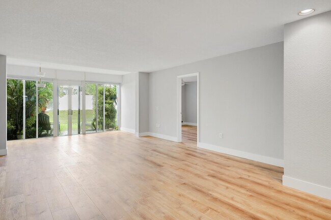 Foto del edificio - 4242 Deste Ct