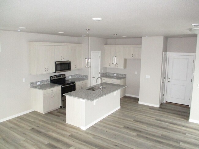 Foto del edificio - 3 Bed, 2.5 Bath Home in Berthoud - Built 2024 - 2-Car Garage, Home is facing the Mountains