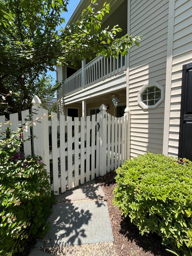 Building Photo - 10213 Willow Mist Ct