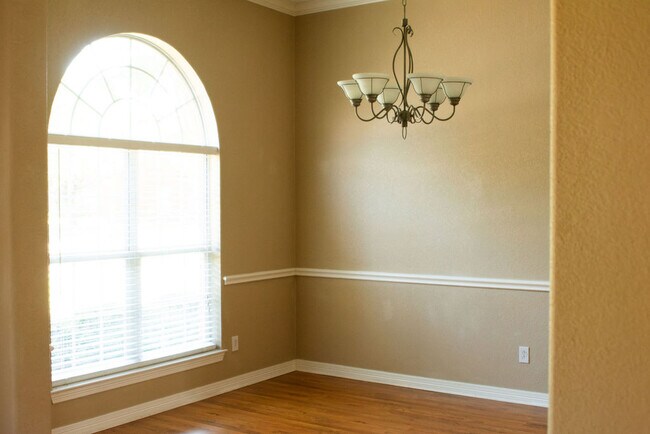 Building Photo - 924 Lands End Cv