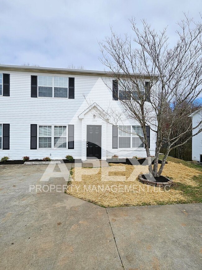 Foto del edificio - **MOVE-IN SPECIAL** 1/2 off 1st month! Bea...