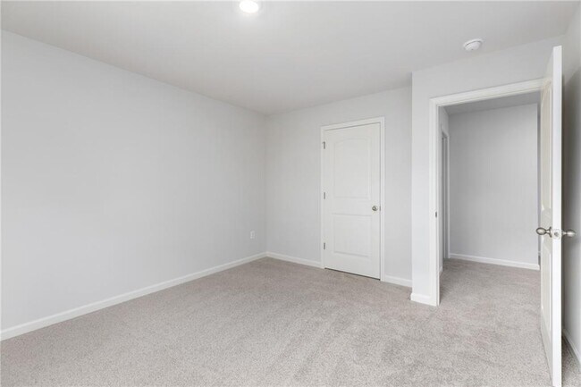 Building Photo - 5370 Swan Ln