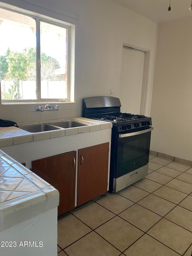 Foto del edificio - 3308 N 11th Ave