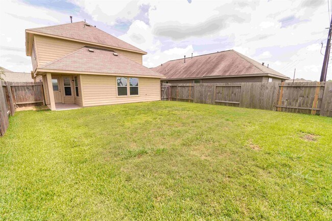 Foto del edificio - 5515 Long Arbor Ln