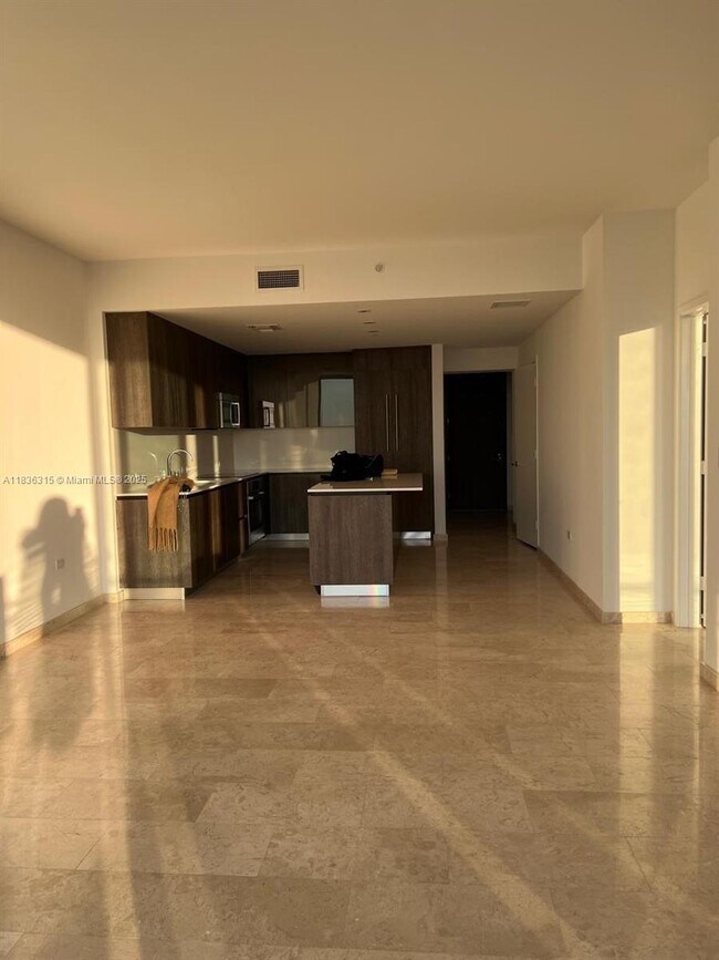 Foto del edificio - 88 SW 7th St