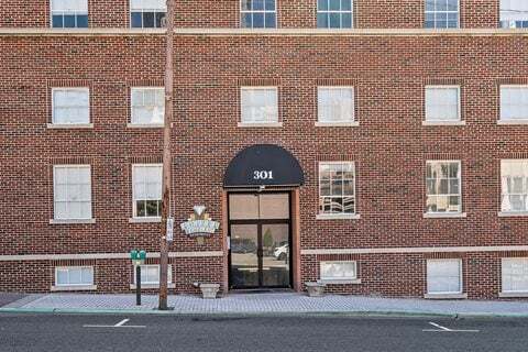 Foto del edificio - United Jewelers and Lee Hardware Apartments