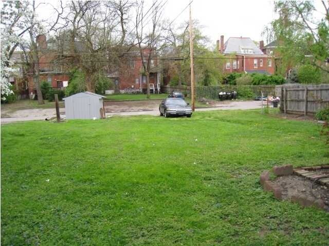 Yard / Parking - 1338 S. 2nd St #1