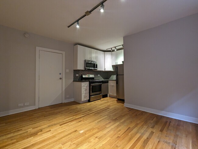 Foto del edificio - 2430 N Kedzie Blvd
