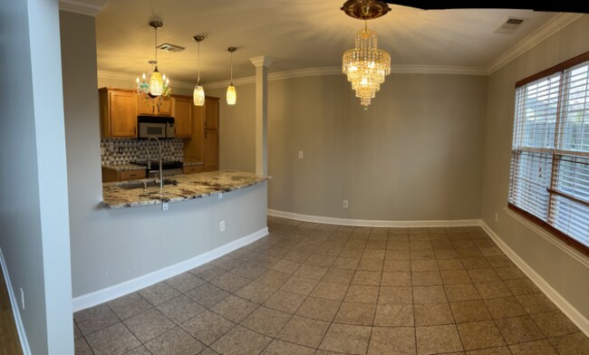 Building Photo - 502 Heath Pl