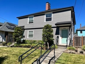 Building Photo - 6018 NE 7th Ave