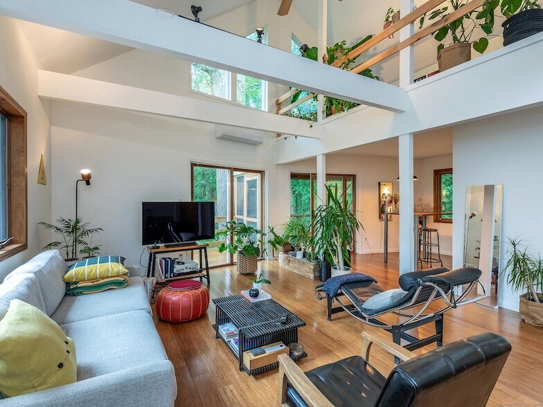 Foto principal - 7 Owls Nest Ln