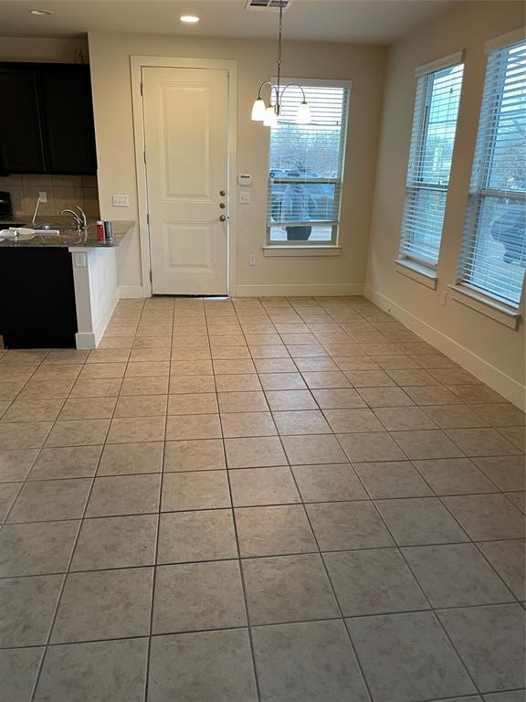 Building Photo - 2212 Creekside Ln