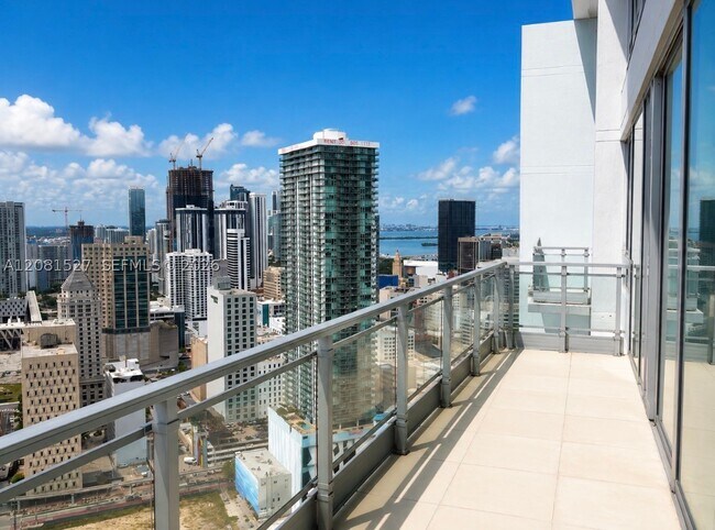 Foto del edificio - 90 SW 3rd St