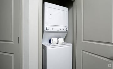 Interior Photo - Landon House