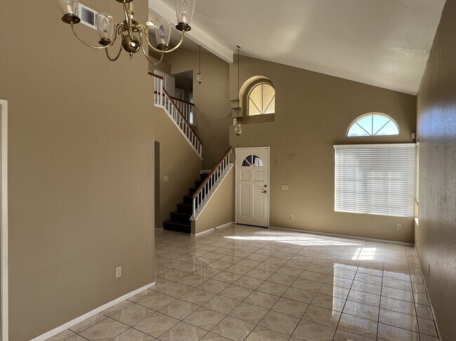 Foto del edificio - 10484 Agate Ave