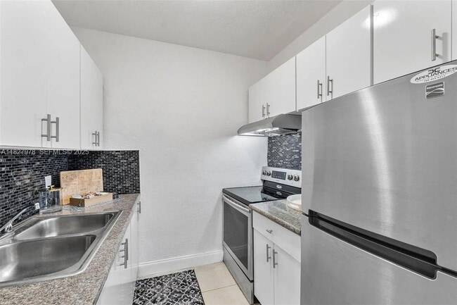 Foto del edificio - 1401 NW 103rd St