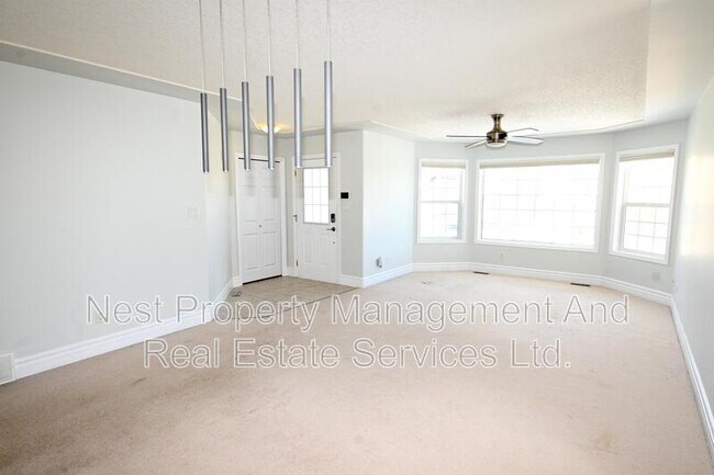 Photo du bâtiment - 3242 Vista View Rd