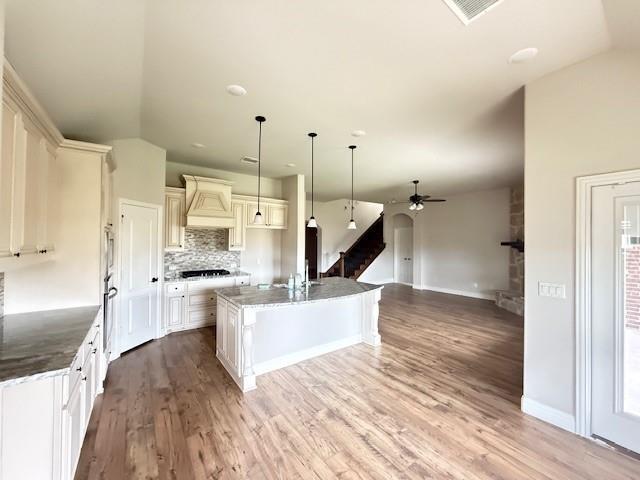 Foto del edificio - 1009 Tree Shadow Ln