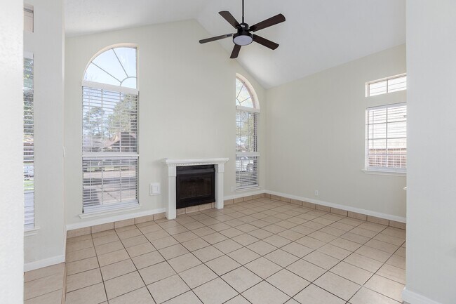 Foto del edificio - 5442 Garden Village Dr