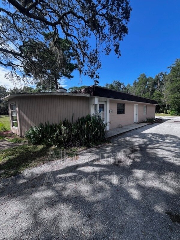 Building Photo - 11023 Hook Ln
