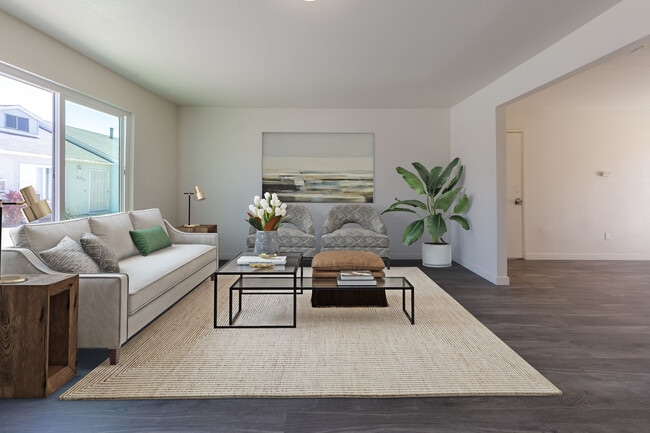 Living Room - 6752 Solita Ave