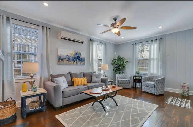 Foto del edificio - 720 E 51st St