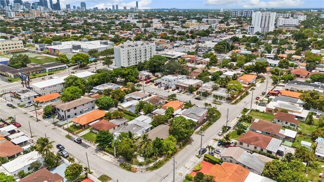 Building Photo - 2262 NW 5th St