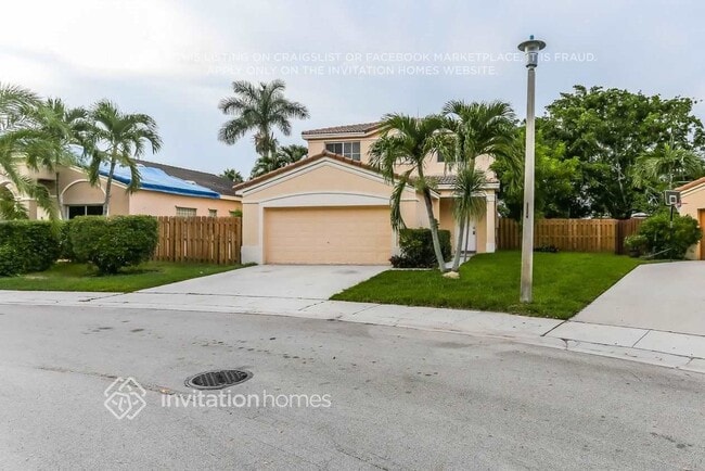 Building Photo - 10621 SW 14th Ct