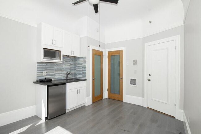 Building Photo - bedroom in San Francisco CA 94115
