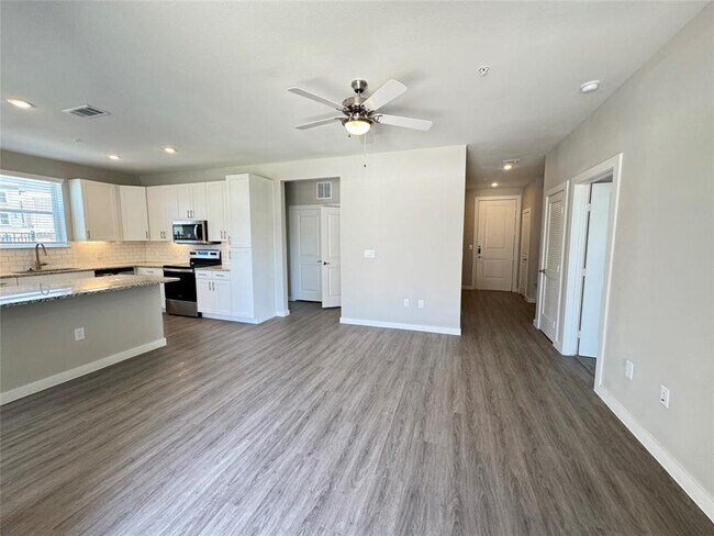 Foto del edificio - 5131 Williams Way Blvd