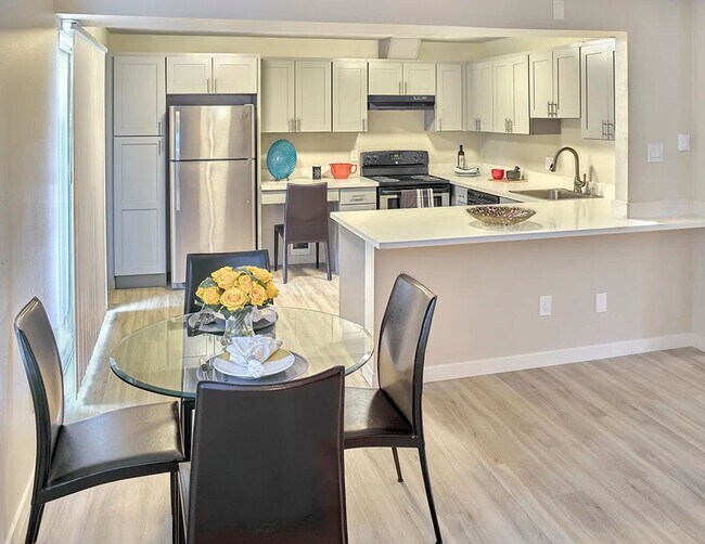 Foto del interior - 3030 Lake City